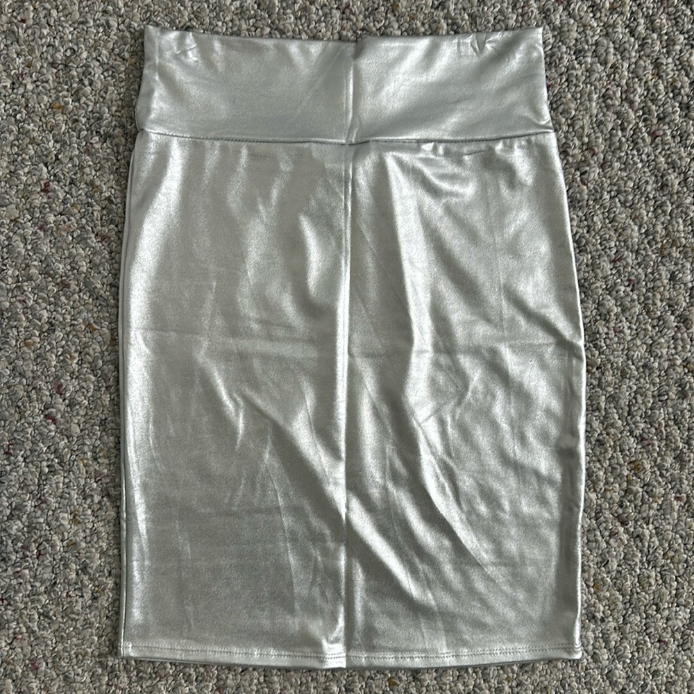 Metallic silver pencil skirt medium